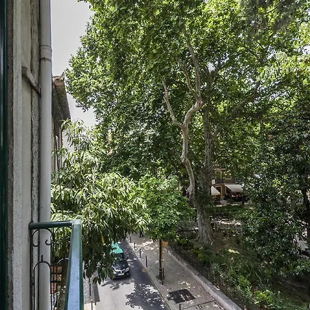 Praca Flores * ליסבון